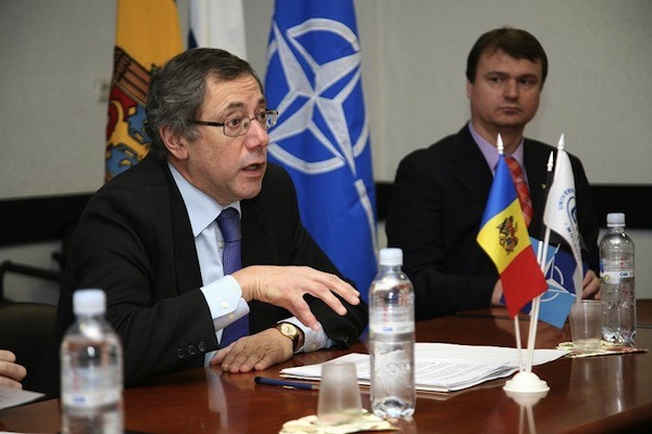 Studenții Facultății Istorie și Relații Internaționale în dialog cu reprezentanți ai NATO: Dr. A.Bin la ULIM