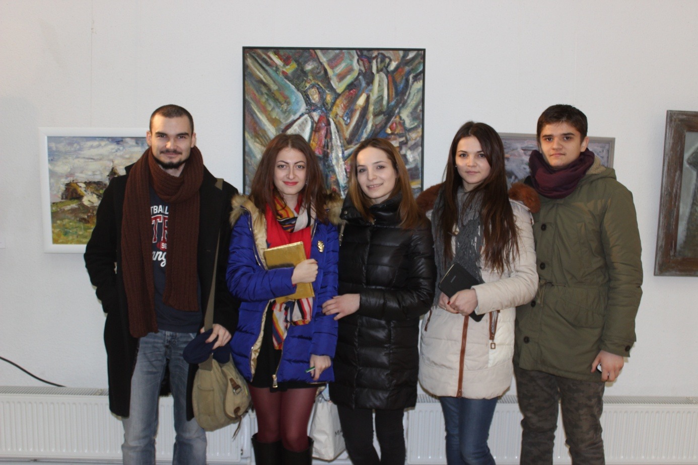Studenții-jurnaliști în lumea artei la expoziția-concurs „Eminesciana 2015”