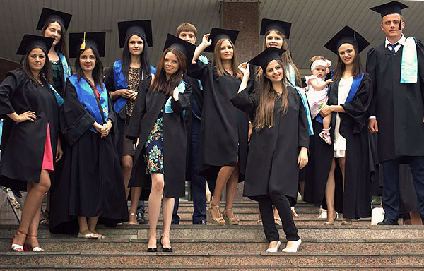 Promoţia a XIX-a de absolvenţi ai Facultăţii Drept